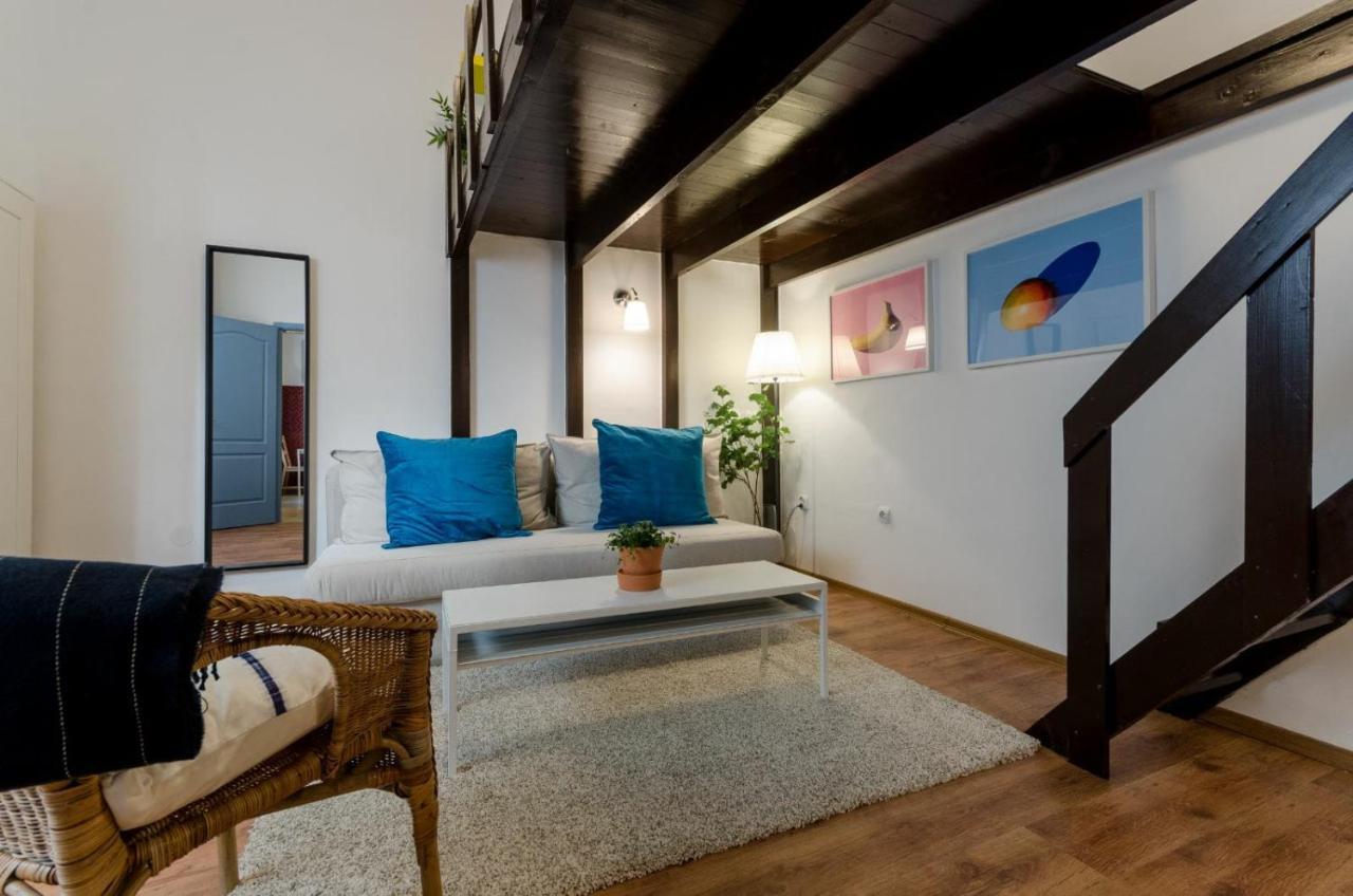 Quiet Cozy Apartment in Party Street e1 Boedapest Buitenkant foto