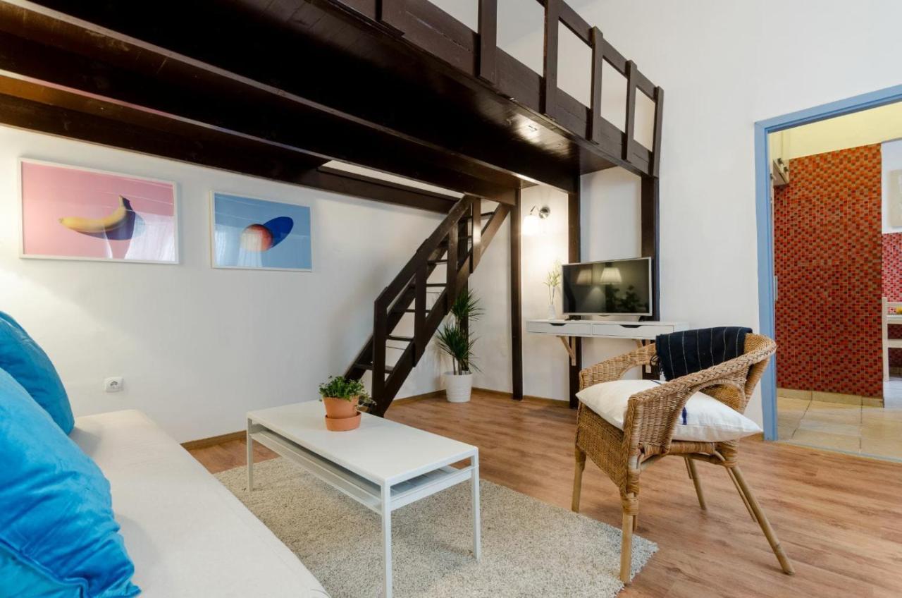 Quiet Cozy Apartment in Party Street e1 Boedapest Buitenkant foto