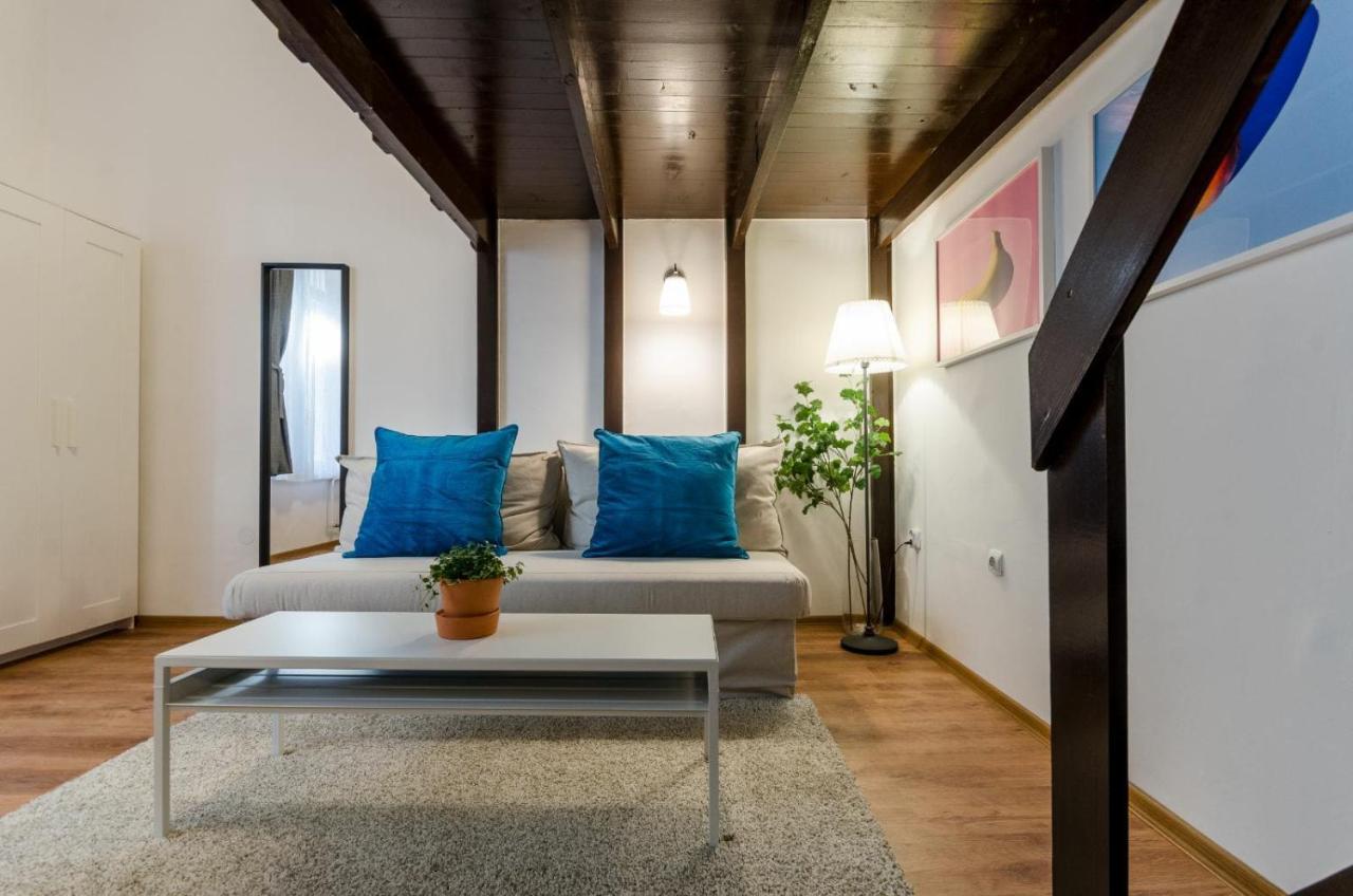 Quiet Cozy Apartment in Party Street e1 Boedapest Buitenkant foto