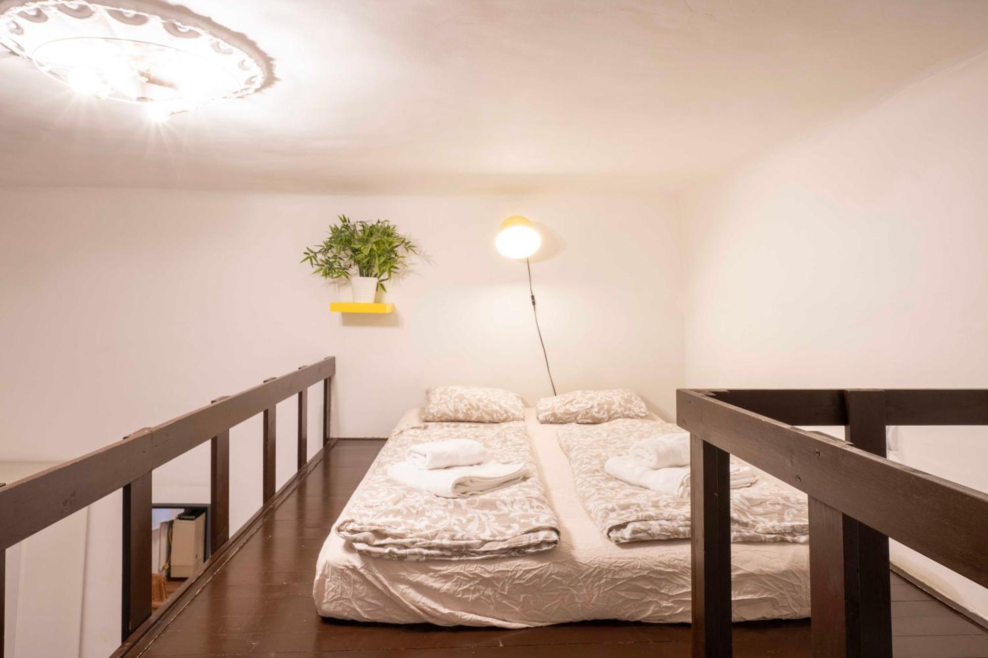 Quiet Cozy Apartment in Party Street e1 Boedapest Buitenkant foto